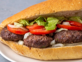 Yarım Ekmek Arası Izgara Köfte görseli