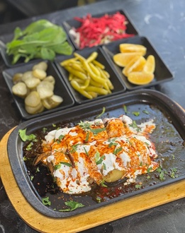 Patlıcanlı Yoğurtlu Et Tantuni görseli