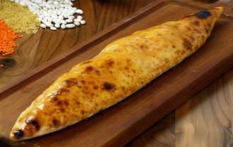 Kavurma Kaşarlı Pide görseli