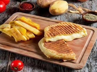 Kaşarlı Bazlama Tost (200 G) görseli