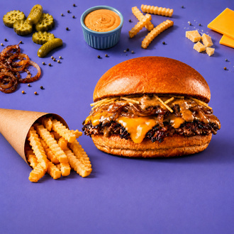 Single Cheese Smash Burger & Tırtıklı Patates görseli