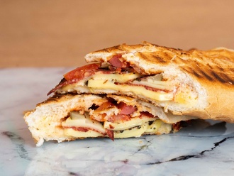 Çeyrek Ayvalık Tost görseli