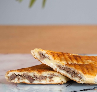 Kavurmalı Kaşarlı Tost görseli