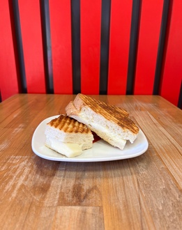 Beyaz Peynirli Tost görseli
