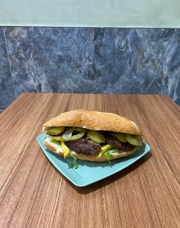 Yarım Ekmek Arası Izgara Köfte görseli