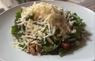Tulum Peynirli Roka Salatası görseli