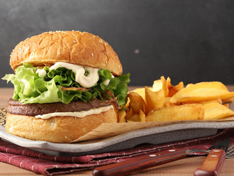 Kırmızı Vegan Burger görseli