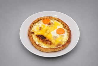 Yağlı Yumurtalı Pide görseli