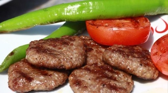 Porsiyon Dana Köfte Özel Sos Ve Acı Turşu Hediye  250 Gr Köfte görseli