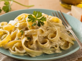 Fettuccine Alfredo görseli