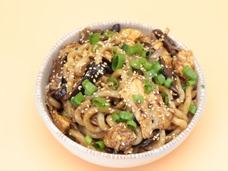Tavuklu Udon (Kore Usulü) görseli
