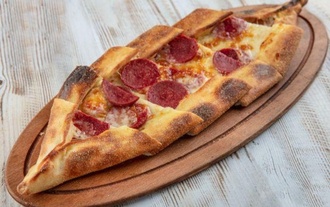 Sucuklu Kaşarlı Pide görseli