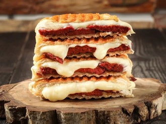 Yarım Ekmek Arası Karışık Tost görseli