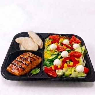Teriyaki Sauce Grill Salmon & Salad görseli