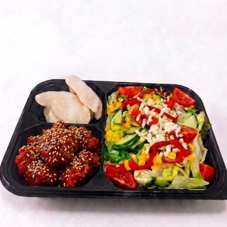 General Tso Chicken & Salad görseli