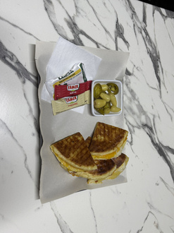 Chedarlı Bazlama Tost görseli