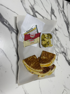 Çift Peynirli Bazlama Tost görseli