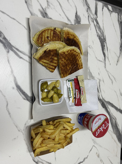 Sucuklu Kaşarlı Bazlama – Eker Tatlı Keyfi görseli