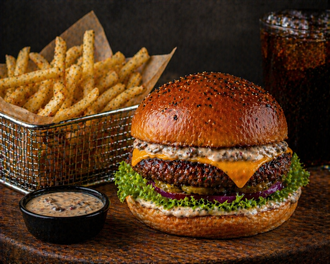 Truffle Burger+patates Kızartması görseli