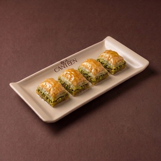 Fıstıklı Baklava (4 Dilim) görseli