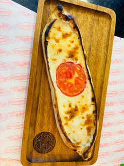 Sucuk Kaşarlı Pide görseli