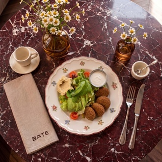Falafel Salata görseli