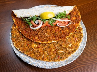 Lahmacun görseli