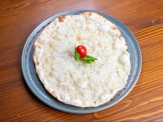 Beyaz Peynirli Lahmacun görseli