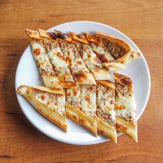 Kıymalı Kaşarlı Pide görseli