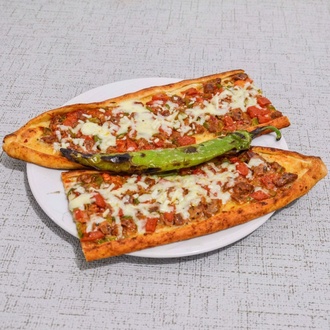 Kuşbaşılı Kaşarlı Pide görseli