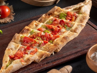 Sebzeli Pide görseli