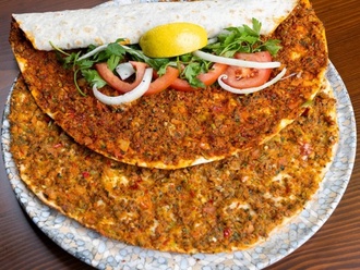 Lahmacun görseli