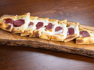 Sucuklu Kaşarlı Pide görseli