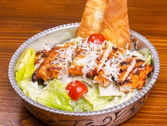Tavuklu Sezar Salata görseli