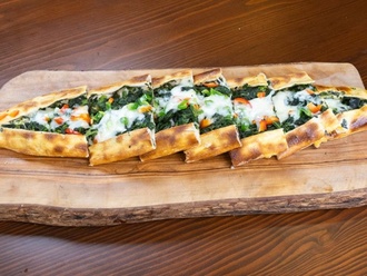 Ispanaklı Pide görseli