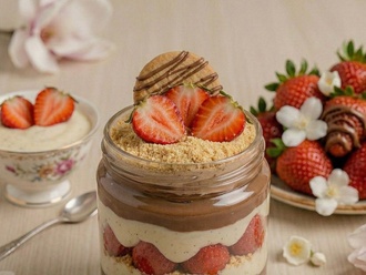 (Kavanoz) Nutella & Çilekli Mag görseli