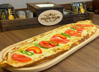 Kaşarlı Sebzeli Pide görseli