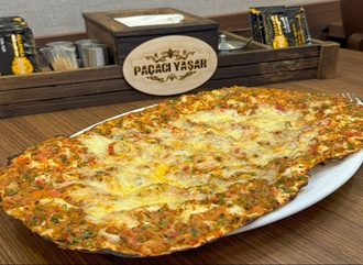 Kaşarlı Lahmacun görseli