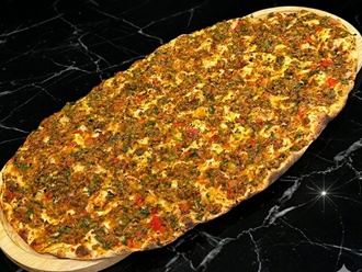 Lahmacun görseli