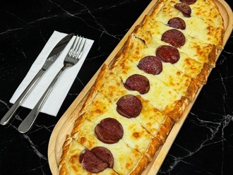 Kaşarlı Sucuklu Pide görseli