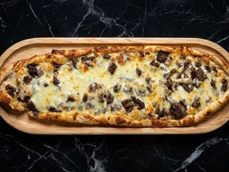 Kavurmalı Kaşarlı Pide görseli