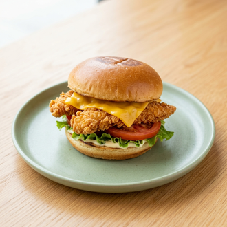 Cheddarlı Tavuk Burger görseli