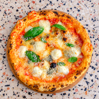 Pizza Quattro Formaggi görseli