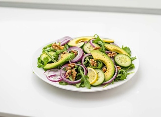 Avokadolu Cevizli Salata görseli