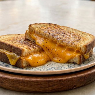 Chedarlı Ekmek Arası Tost görseli