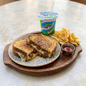 Kavurmalı Tost Menü görseli