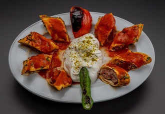 Soslu Sarma Beyti Kebabı görseli