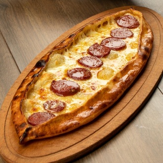 Kaşarlı Sucuklu Pide görseli