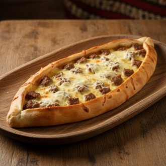 Kuşbaşılı Kaşarlı Pide görseli