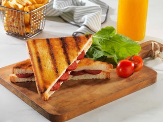 Sucuklu Tost görseli